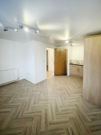 OPEN-PLAN KITCHEN