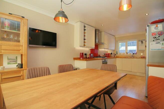 KITCHEN/DINER