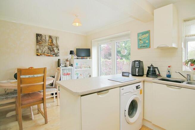 KITCHEN / DINER
