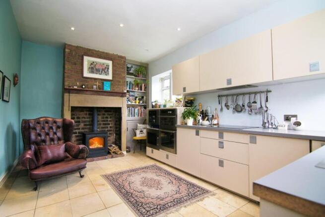 KITCHEN DINER