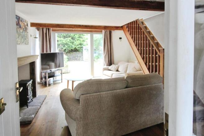 LIVING ROOM: