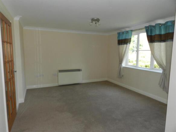 34 Plough Close Lounge.jpg