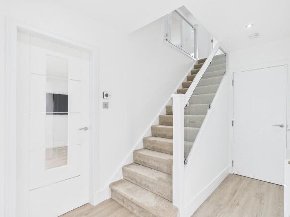 CAM05526G0-PR0028...