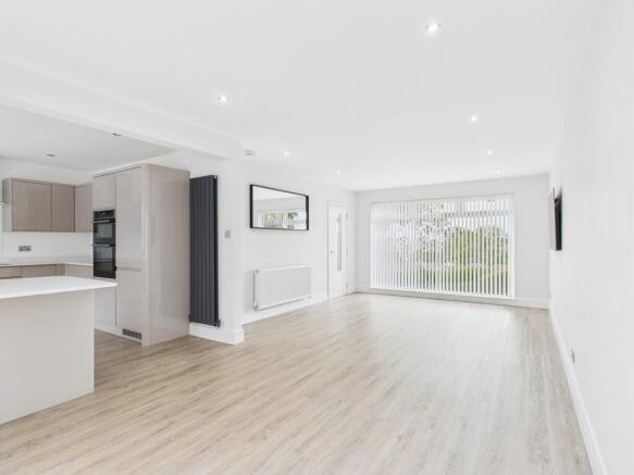 CAM05526G0-PR0028...