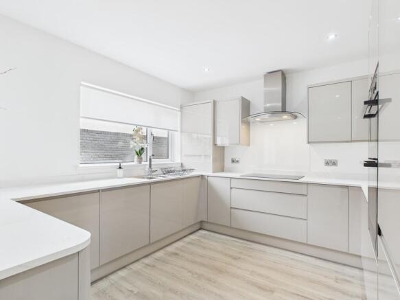 CAM05526G0-PR0028...