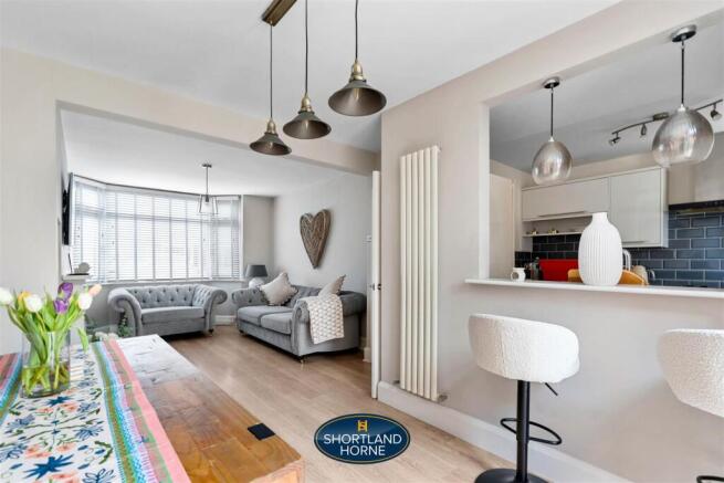 lounge/dining room