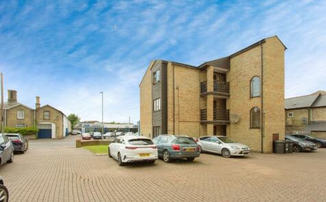 Royston - 2 bedroom apartment for sale
