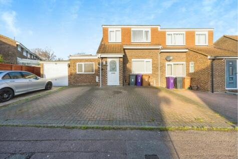 Yeats Close, Royston, SG8