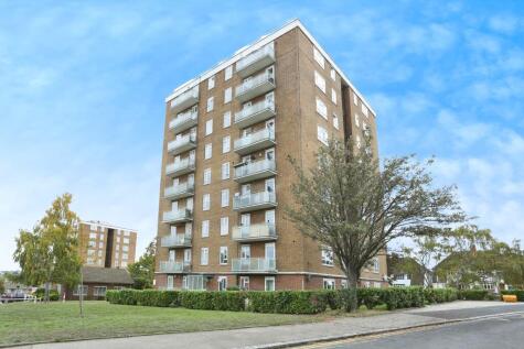 Strongbow Crescent, London, SE9