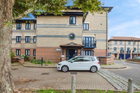 Gleneagles Close, London, SE16