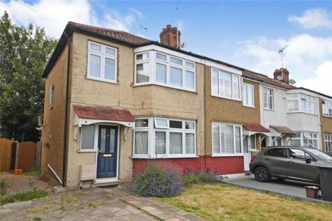 Connaught Avenue, Enfield, EN1