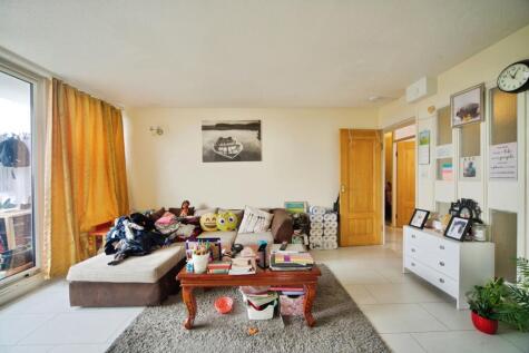 Holbrook Close, Enfield, EN1