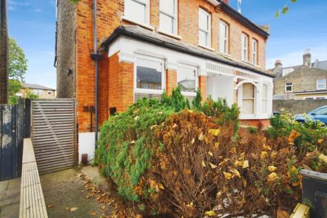 First Avenue, Enfield, EN1