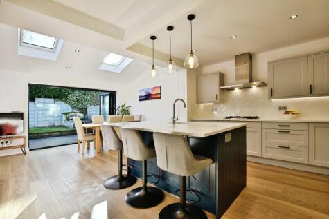 Melksham Close, Macclesfield, SK11