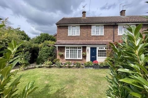 The Roundway Claygate Surrey