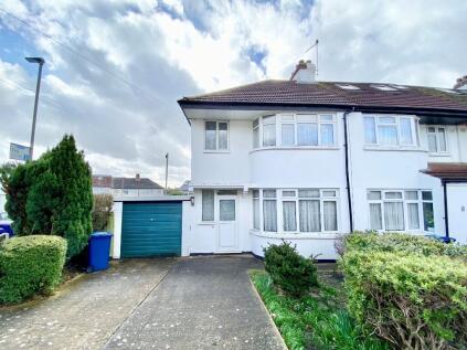 Lakeside Crescent, East Barnet, EN4