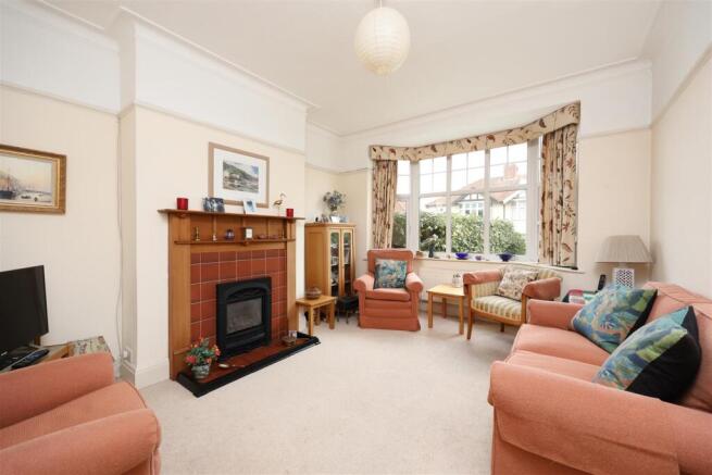 27 Laurie Crescent 1.JPG