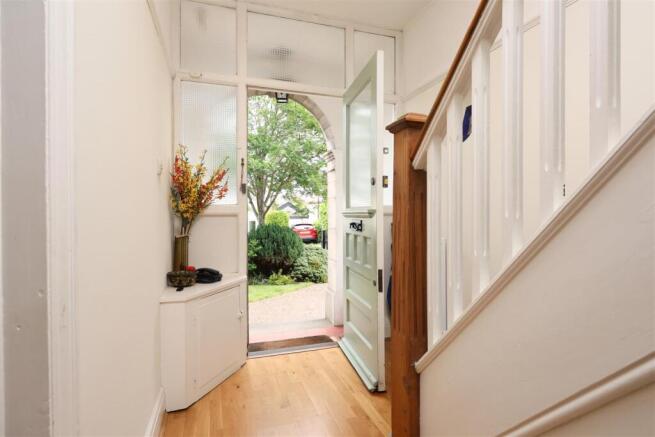 27 Laurie Crescent 8.JPG