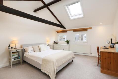 Flat 8, Greville House, 14 Saville Place, Bristol. BS8 4EJ