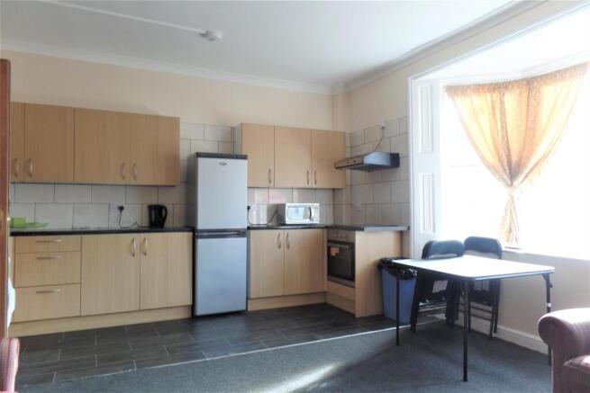 kitchen 2.jpg