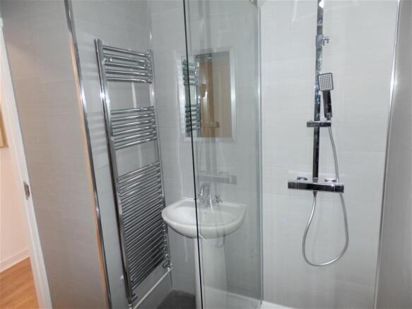 SHOWER room.jpg