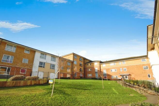 41eb8241-43 20Faraday 20Court.JPG