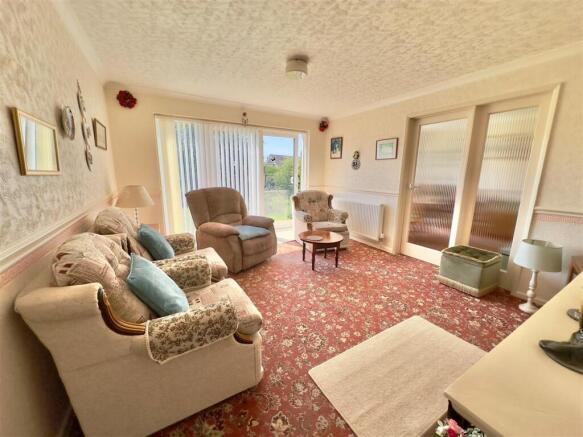 Living Room 3.jpg