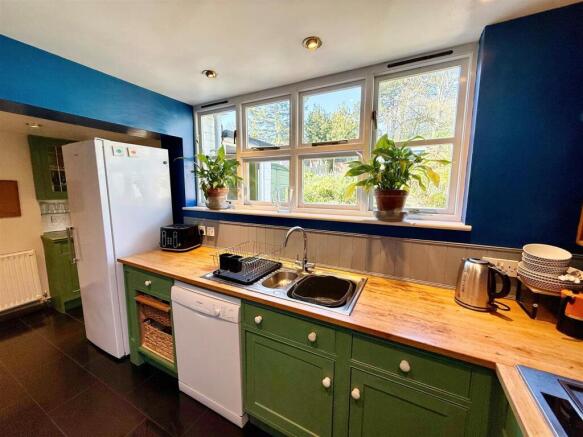 Kitchen 3.jpg