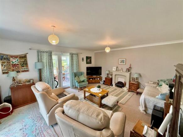 Living Room 1.jpg