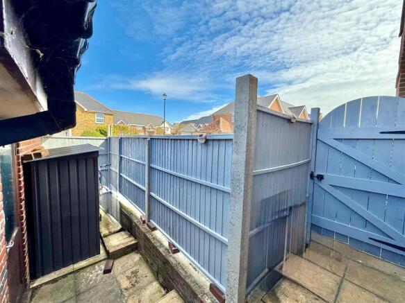 Access to garage and parking.jpg