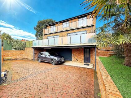 Chandlers Reach, Llantwit Fardre, Pontypridd, Rhondda Cynon Taff. CF38 2NJ