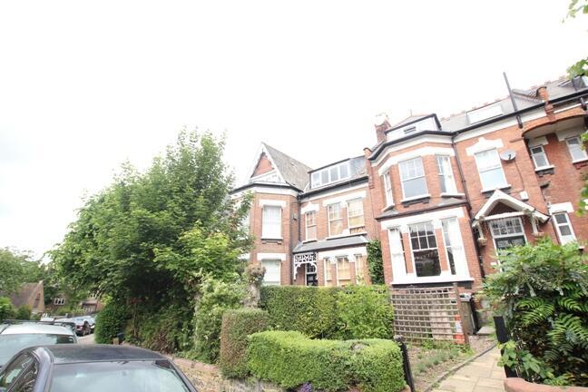 39 Church Crescent e