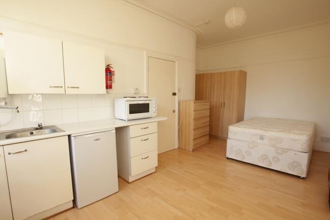 39 Church Crescent,