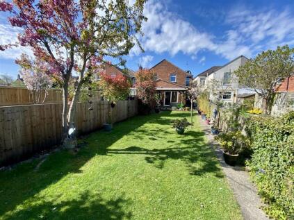 Ermin Street, Stratton, Swindon