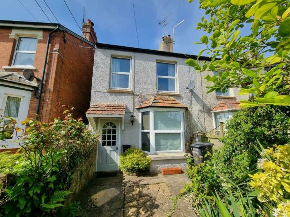 Three Bedroom End Terrace for Sale