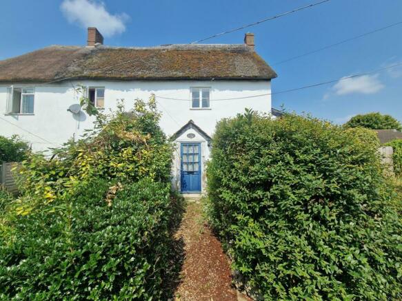 2 Bedroom thatched cottage for Sale