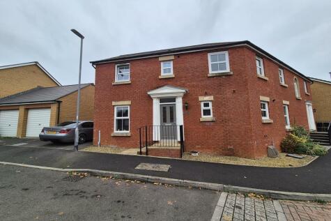 Kingswood Road, Crewkerne, TA18