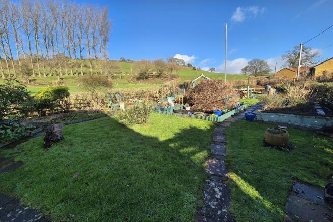 3 Bedroom End of Terrace for Sale