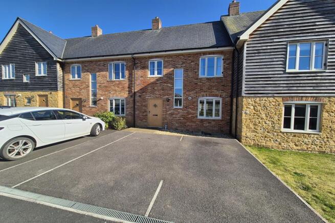 3 Bedroom Terraced for Sale