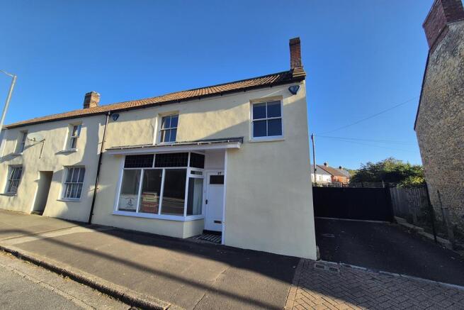 Three bedroom end of terrace house for sale