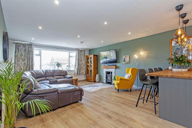 Open Plan Living/breakfasting kitchen