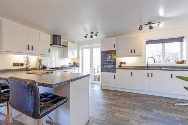 Fabulous Open Plan Dining Kitchen