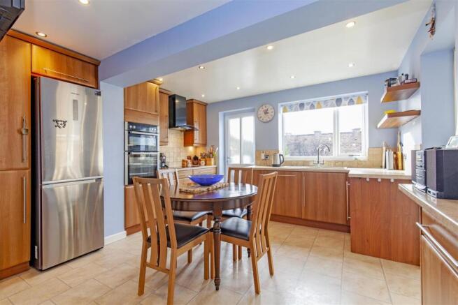 Extended Breakfasting Kitchen