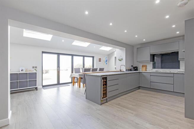 Kitchen/Breakfast Room