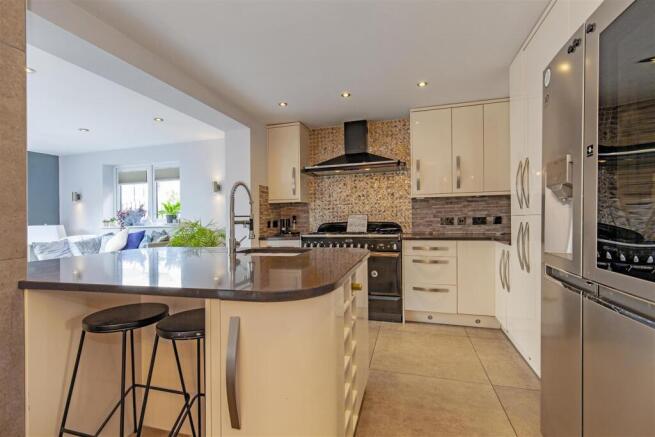Stunning Open Plan Living/Dining/Kitchen