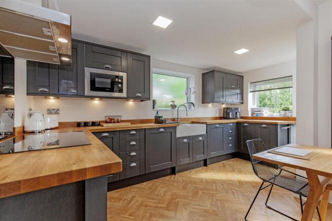 Impressive Dining Kitchen
