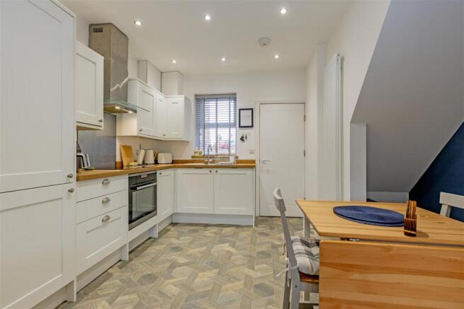 Splendid Kitchen/Dining Room