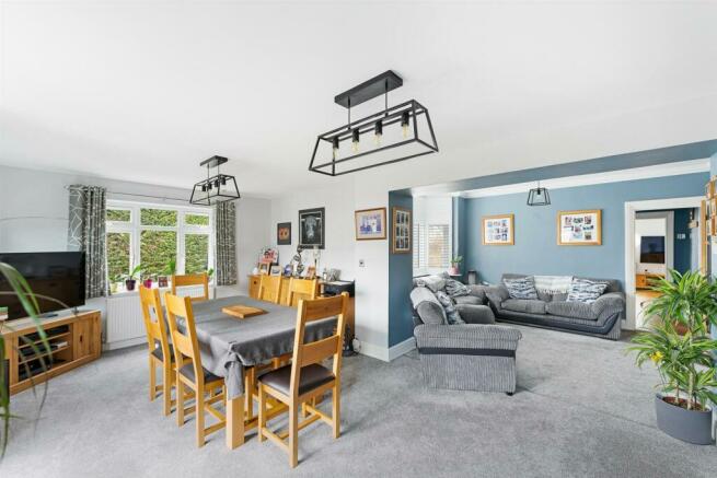 Dining/Family Room & Snug