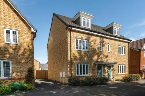 Oterhampton Gardens, West Wick - IMMACULATE