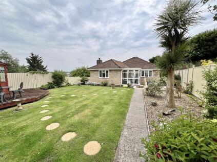 Spring Hill, Worle - FAB BUNGALOW